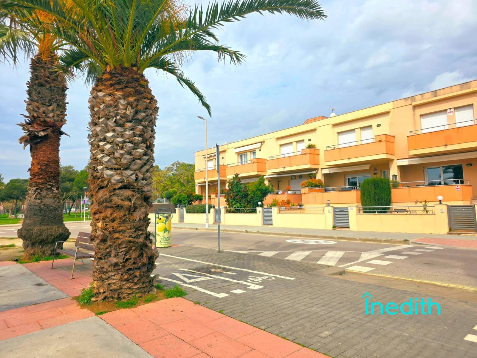 Adosado de 3 habitaciones en Cubelles en venta con piscina garaje - 680.000 € (Ref: 9128451)