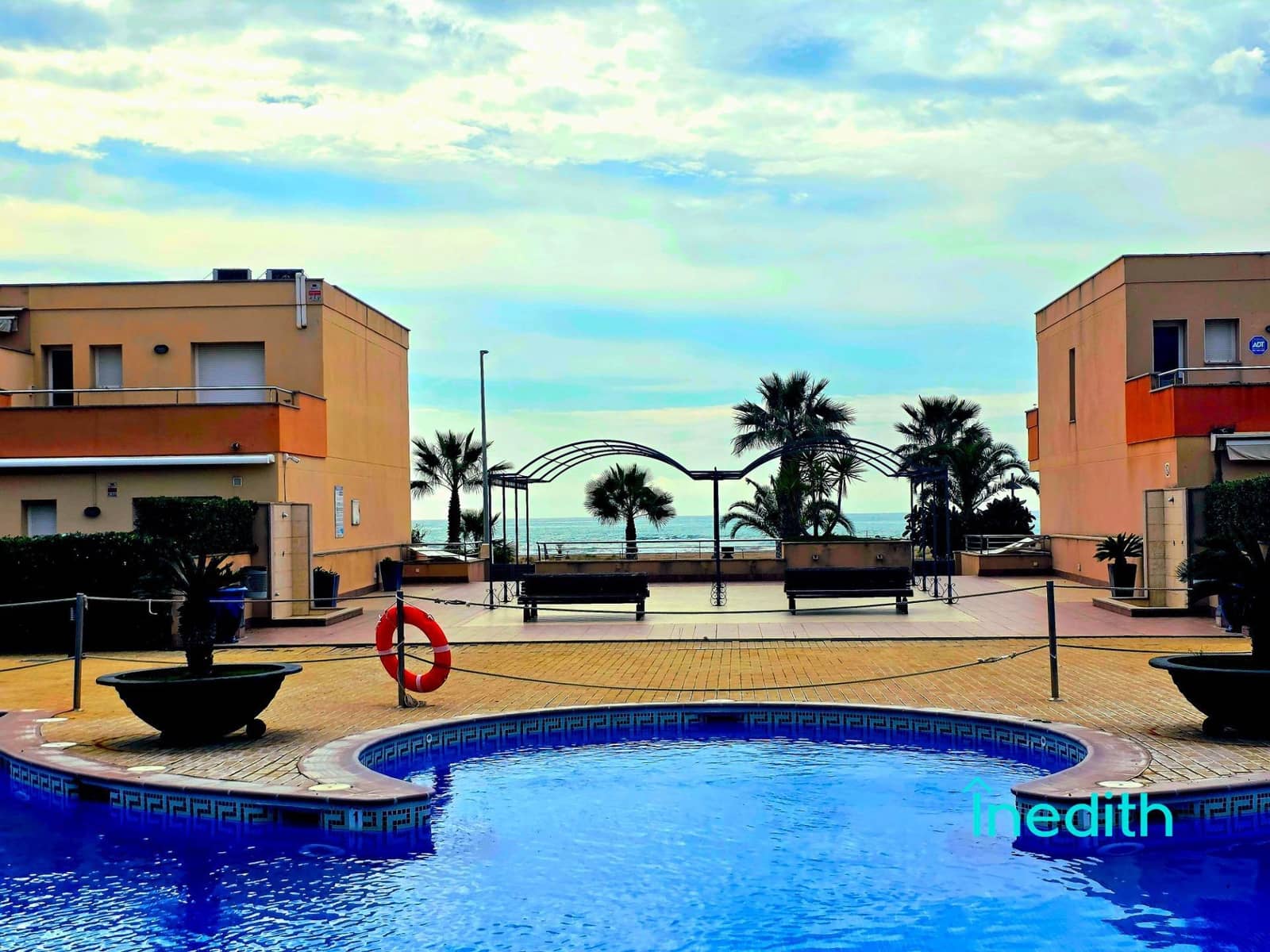 3 soverom Rekkehus til salgs i Cubelles med svømmebasseng garasje - € 680 000 (Ref: 9128451)