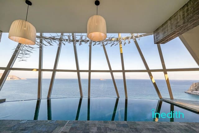 2 slaapkamer Appartement te koop in Playa Poniente, Benidorm met zwembad - € 1.100.000 (Ref: 9128453)