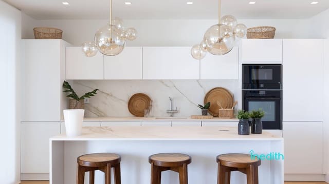 2 soverom Leilighet til salgs i Playa Poniente, Benidorm med svømmebasseng - € 1 100 000 (Ref: 9128453)