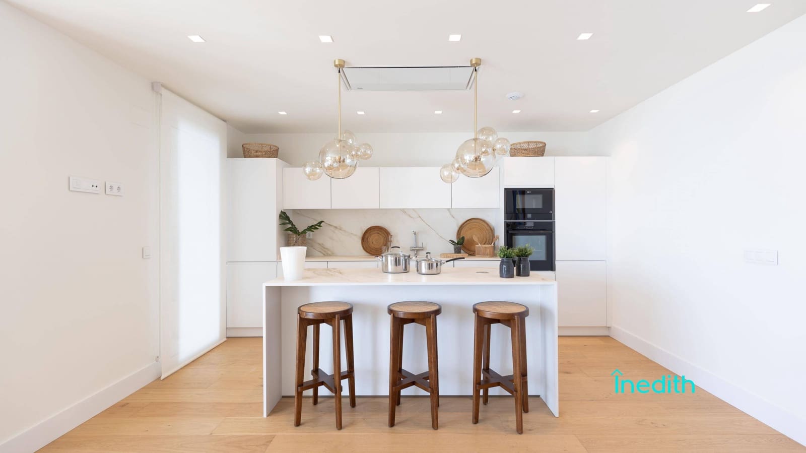 2 soverom Leilighet til salgs i Benidorm med svømmebasseng - € 1 100 000 (Ref: 9128453)