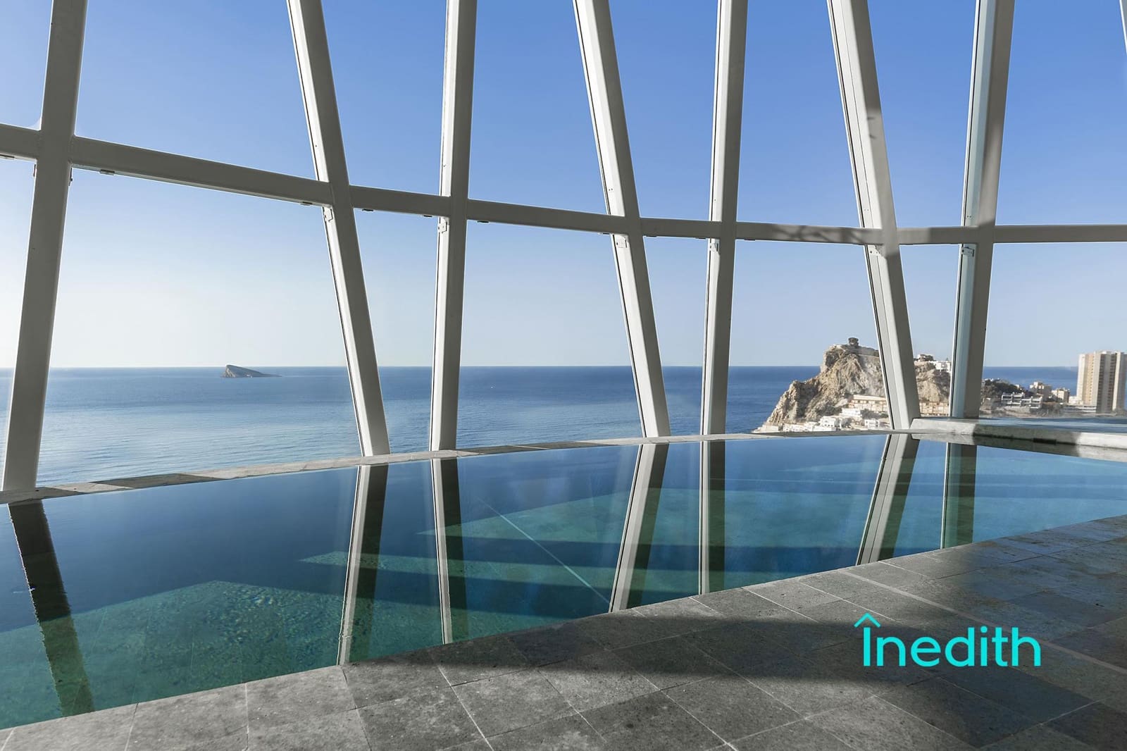 2 soverom Leilighet til salgs i Benidorm med svømmebasseng - € 1 100 000 (Ref: 9128453)