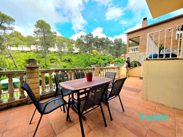 3 sypialnia Willa na sprzedaż w Canyelles z basenem - 330 000 € (Ref: 9128456)