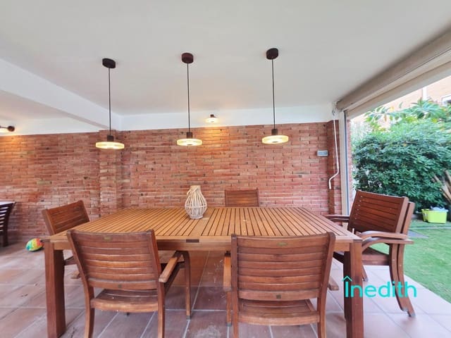 4 soveværelse Villa til salg i Castelldefels med swimmingpool garage - € 1.299.000 (Ref: 9128458)