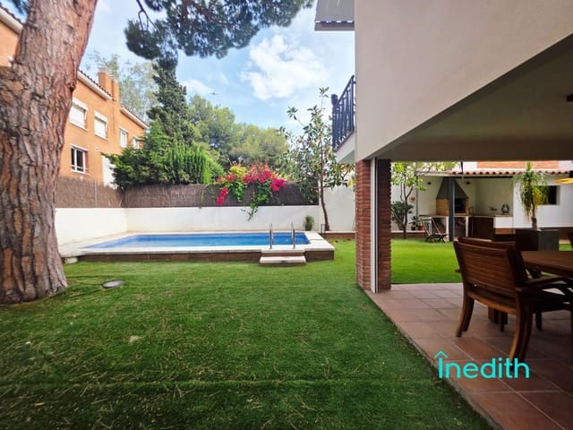 4 soveværelse Villa til salg i Castelldefels med swimmingpool garage - € 1.299.000 (Ref: 9128458)