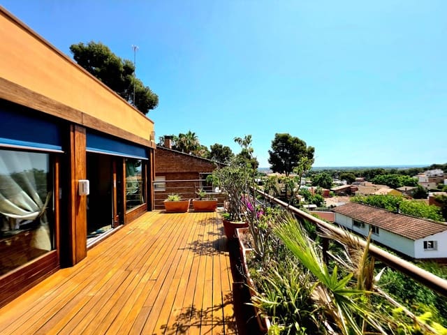 5 bedroom Villa for sale in Castelldefels with garage - € 1,390,000 (Ref: 9128459)