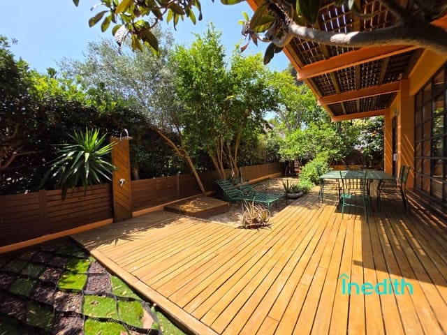 5 bedroom Villa for sale in Castelldefels with garage - € 1,390,000 (Ref: 9128459)