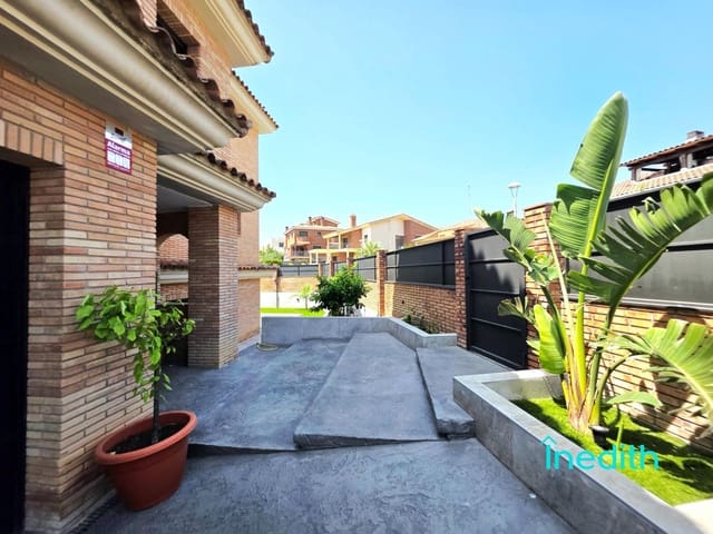 4 chambre Villa/Maison à vendre à Calafell avec piscine garage - 950 000 € (Ref: 9128460)