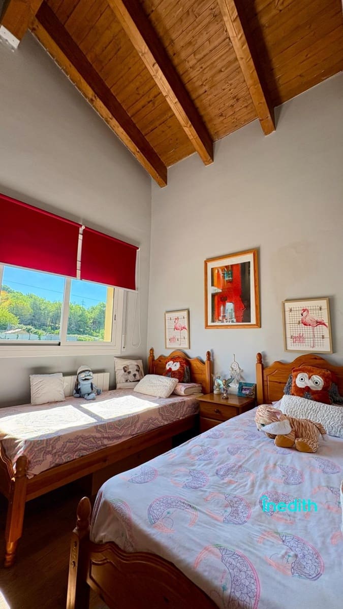 6 soverom Villa til salgs i Cunit med svømmebasseng garasje - € 625 000 (Ref: 9240085)