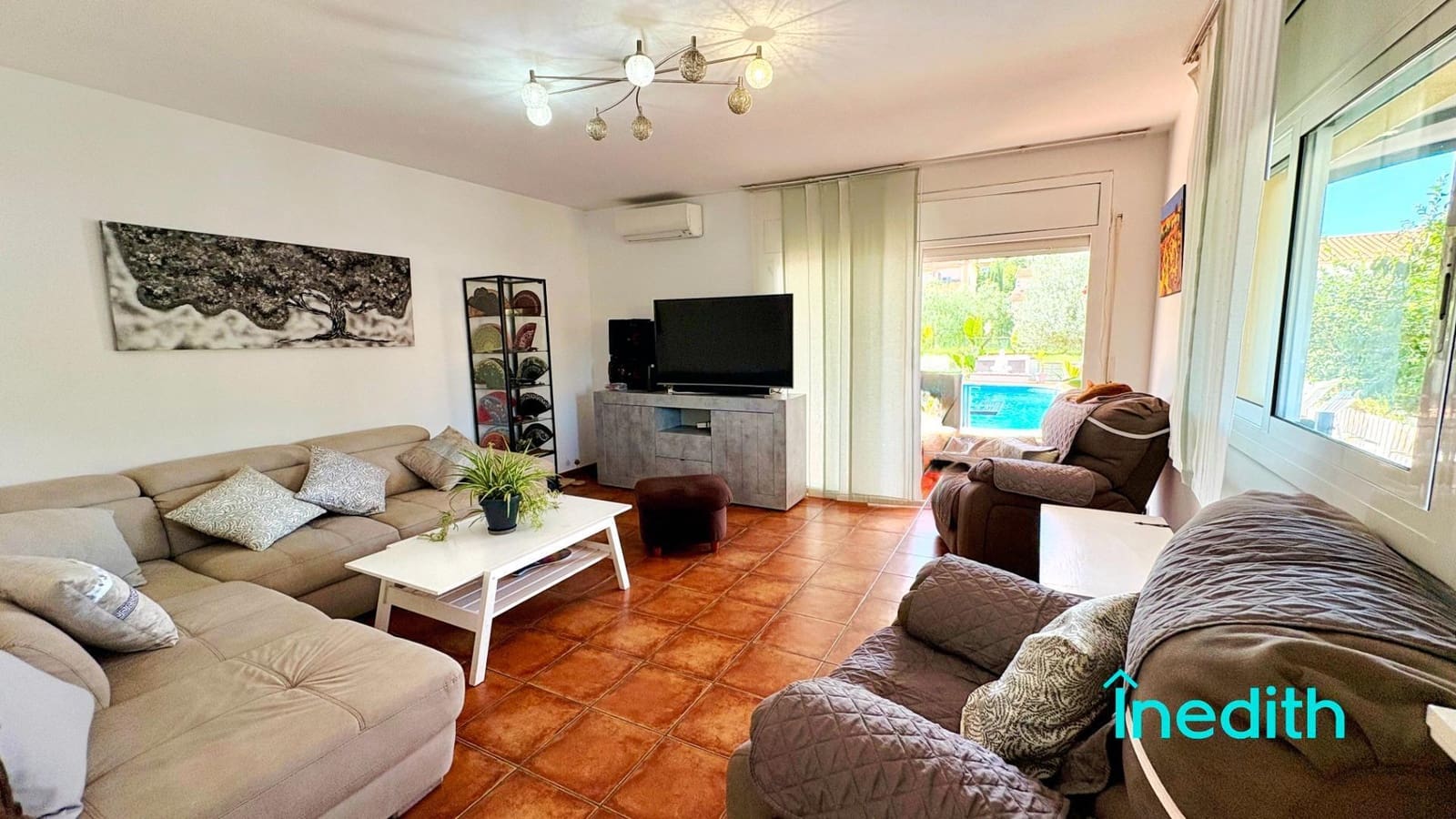 6 soverom Villa til salgs i Cunit med svømmebasseng garasje - € 625 000 (Ref: 9240085)