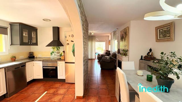 6 bedroom Villa for sale in Cunit with pool garage - € 625,000 (Ref: 9240085)