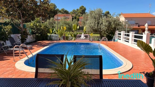 6 bedroom Villa for sale in Cunit with pool garage - € 625,000 (Ref: 9240085)