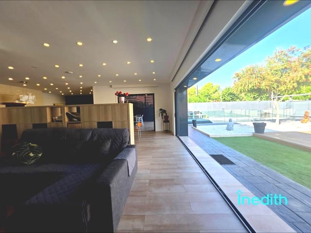 10 soverom Villa til salgs i Cubelles med svømmebasseng garasje - € 798 000 (Ref: 9262736)