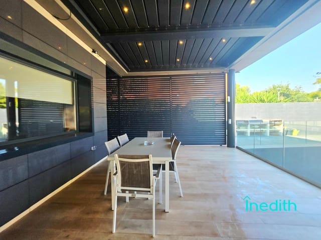 Chalet de 10 habitaciones en Cubelles en venta con piscina garaje - 780.000 € (Ref: 9262736)