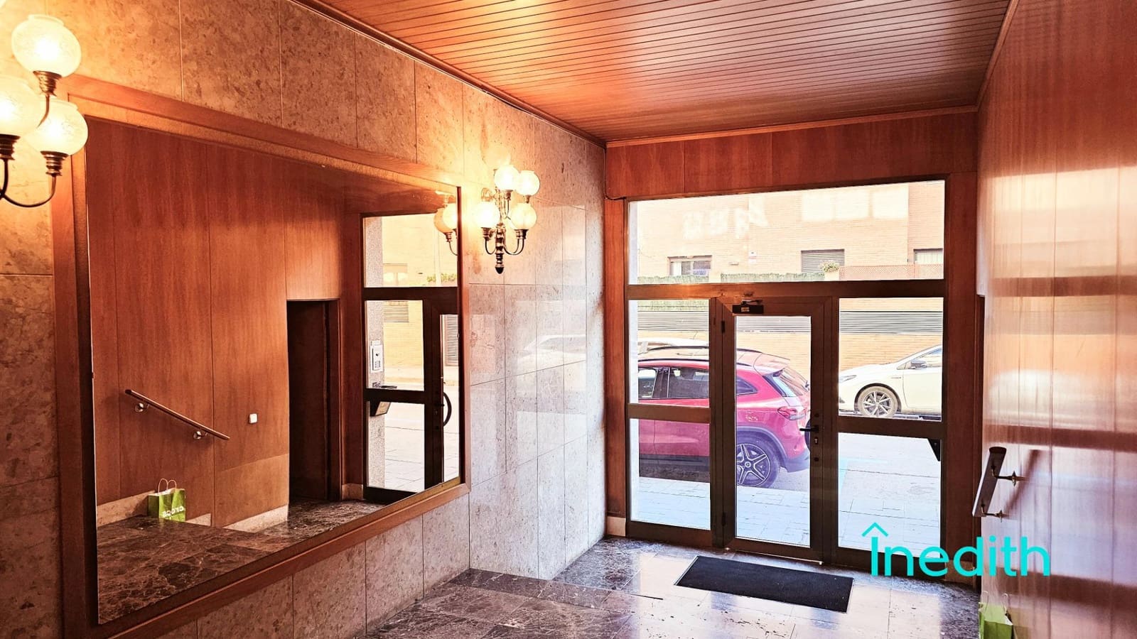 5 sovrum Lägenhet till salu i Castelldefels med garage - 670 000 € (Ref: 9301189)