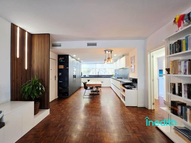 Piso de 3 habitaciones en Castelldefels en venta con piscina garaje - 599.000 € (Ref: 9356761)