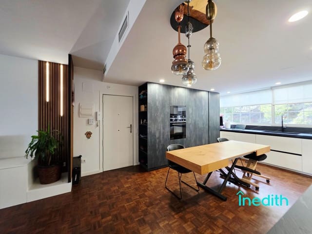 Piso de 3 habitaciones en Castelldefels en venta con piscina garaje - 599.000 € (Ref: 9356761)