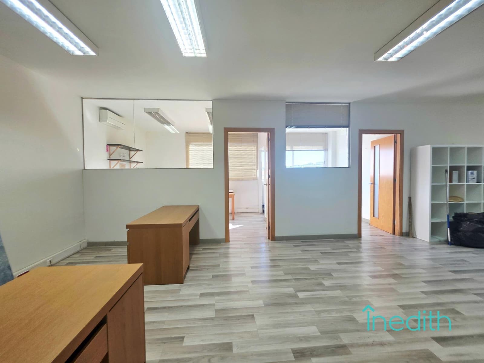 Business for rent in Cornella de Llobregat with garage - € 3,600 (Ref: 9401315)