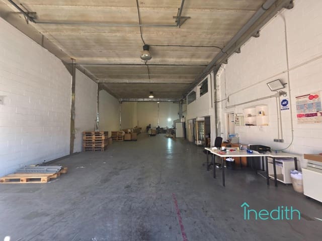 Business for rent in Cornellà de Llobregat with garage - € 3,600 (Ref: 9401315)