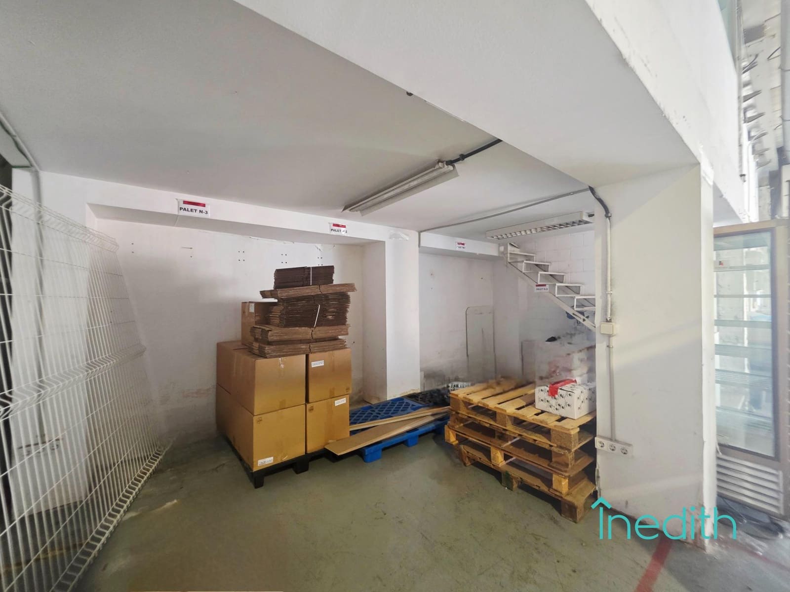 Business for rent in Cornella de Llobregat with garage - € 3,600 (Ref: 9401315)