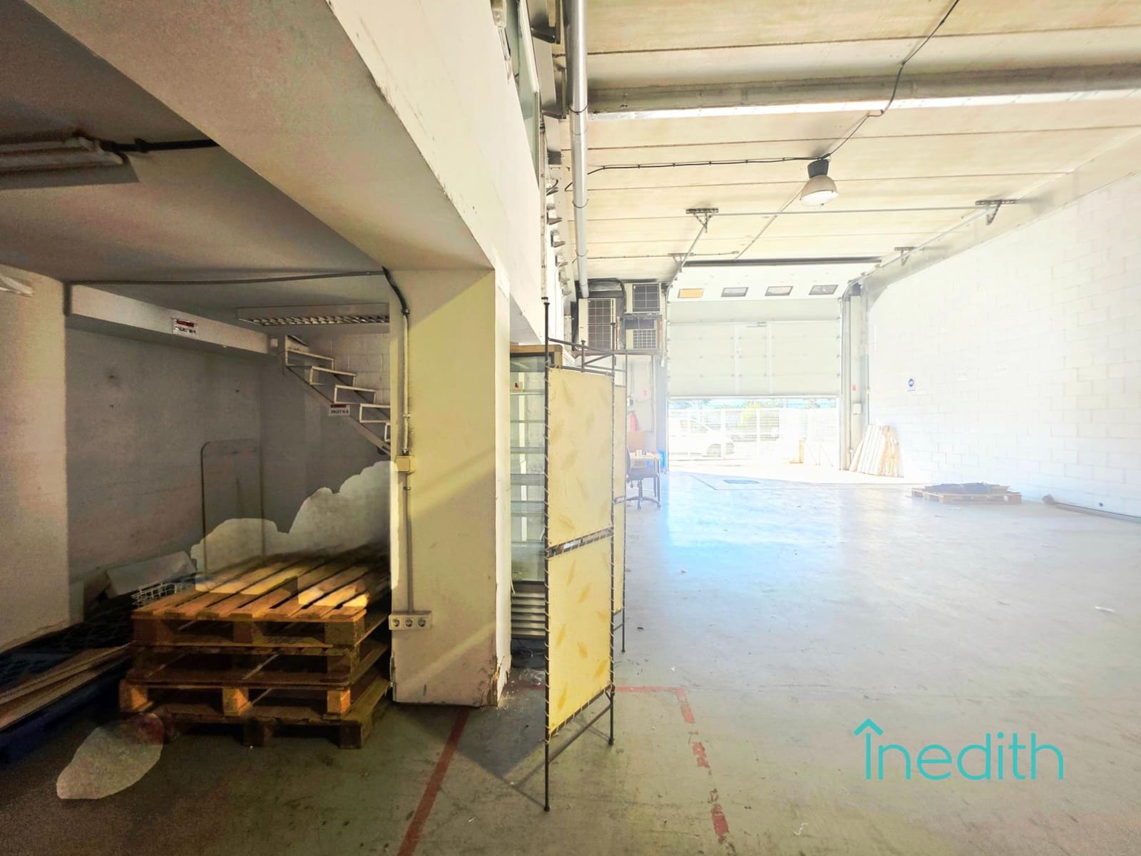 Business for rent in Cornella de Llobregat with garage - € 3,600 (Ref: 9401315)