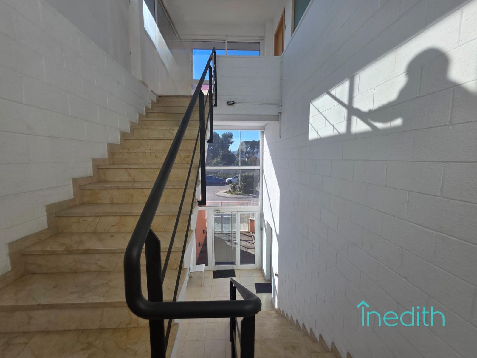 Business for rent in Cornella de Llobregat with garage - € 3,600 (Ref: 9401315)