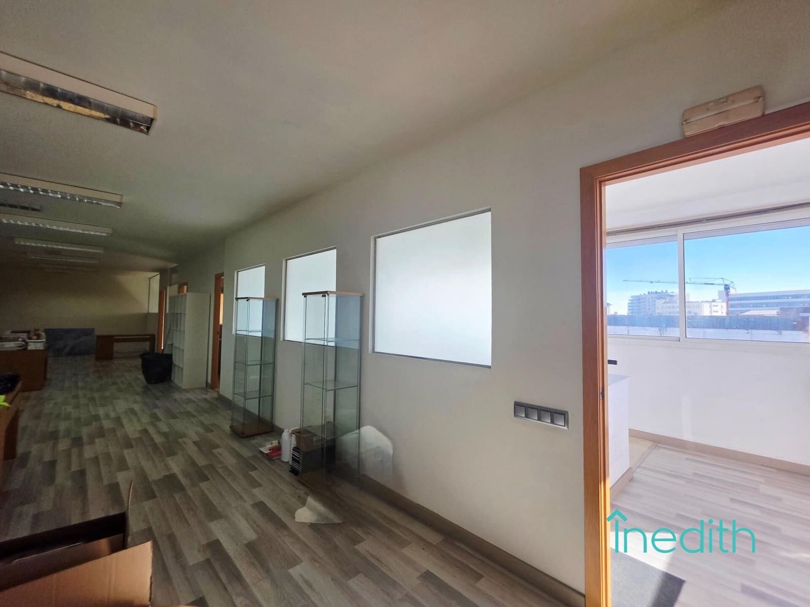 Business for rent in Cornella de Llobregat with garage - € 3,600 (Ref: 9401315)