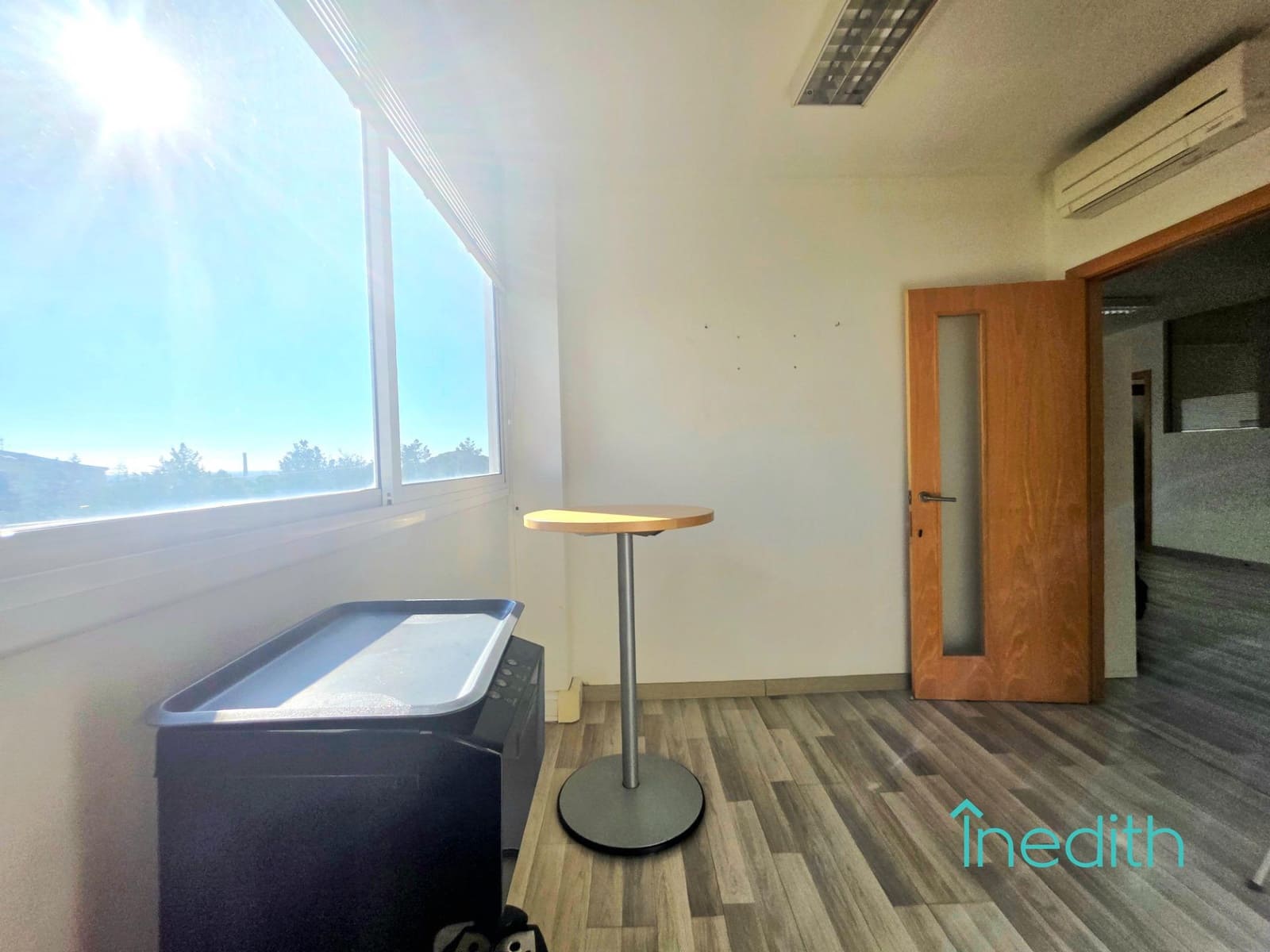 Business for rent in Cornella de Llobregat with garage - € 3,600 (Ref: 9401315)