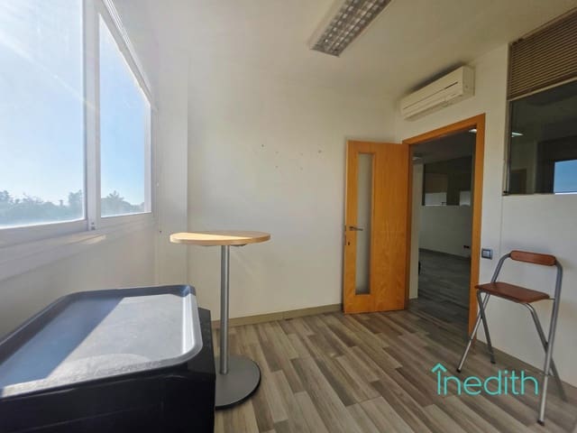 Business for rent in Cornellà de Llobregat with garage - € 3,600 (Ref: 9401315)