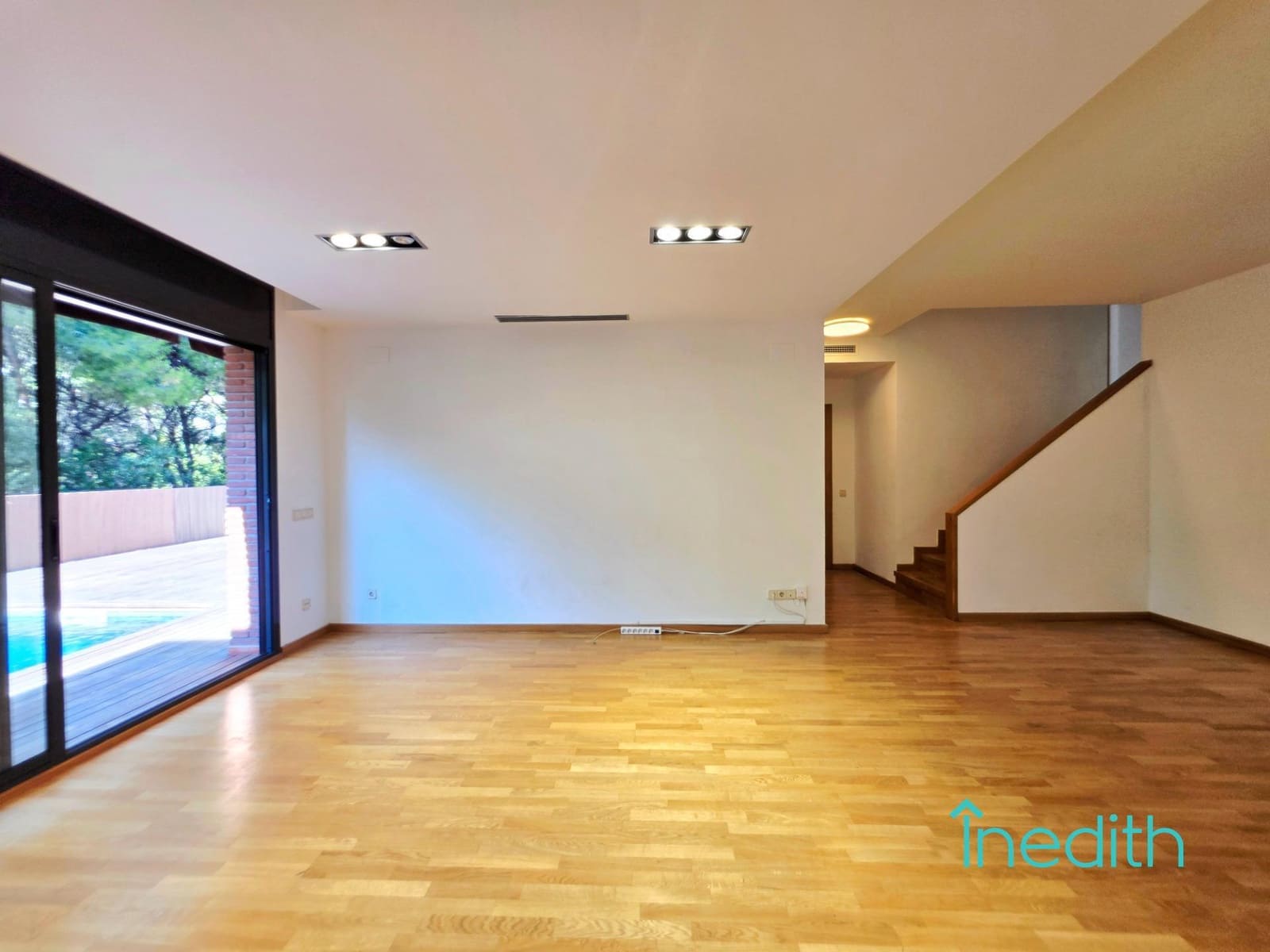 4 soveværelse Byhus til salg i Castelldefels med swimmingpool garage - € 950.000 (Ref: 9408072)