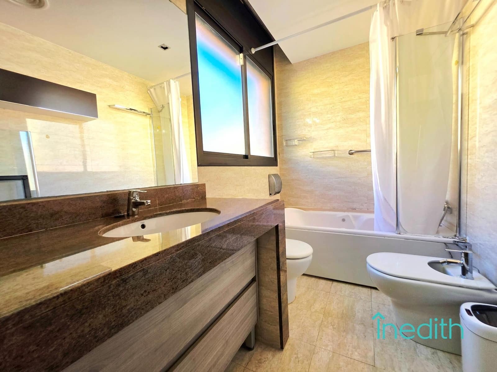 Casa de 4 habitaciones en Castelldefels en venta con piscina garaje - 950.000 € (Ref: 9408072)