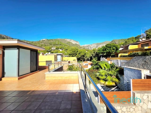 4 slaapkamer Huis te koop in Les Botigues de Sitges, Sitges met zwembad garage - € 950.000 (Ref: 9417872)