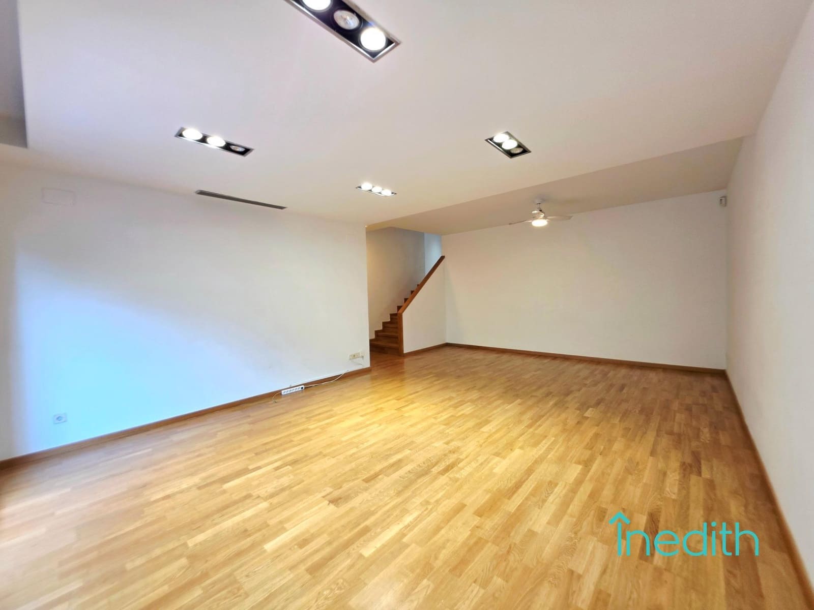 4 Zimmer Haus zu verkaufen in Les Botigues de Sitges mit Pool Garage - 950.000 € (Ref: 9417872)