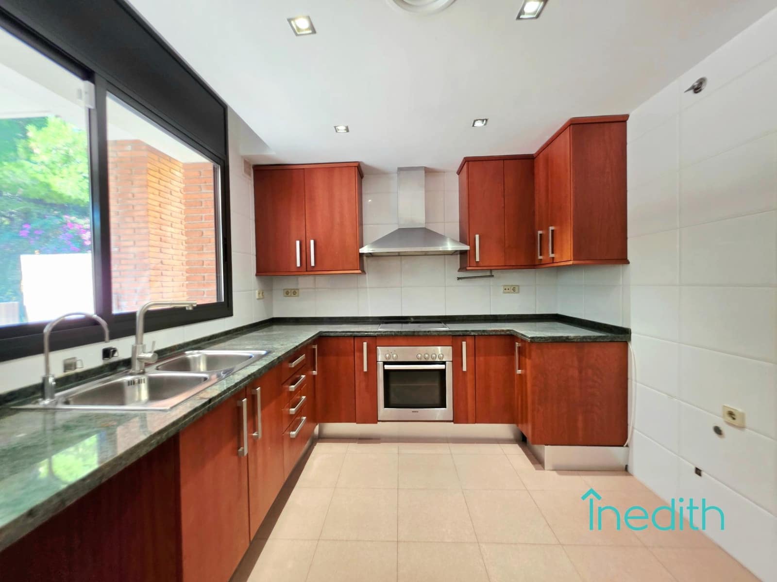 4 Zimmer Haus zu verkaufen in Les Botigues de Sitges mit Pool Garage - 950.000 € (Ref: 9417872)