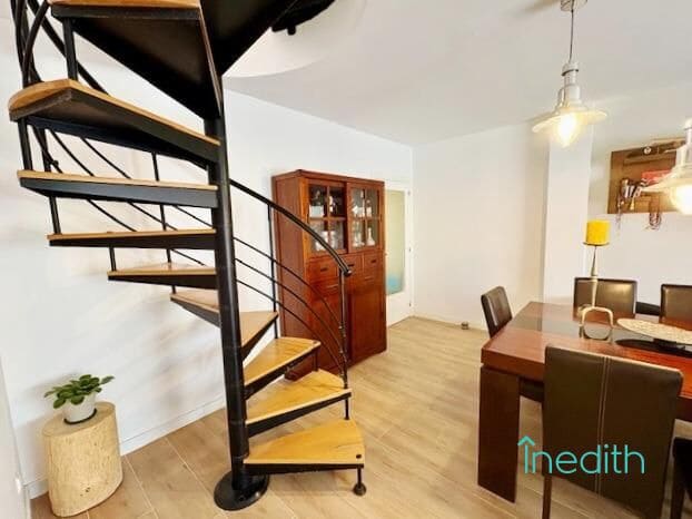 3 makuuhuone Asunto myytävänä paikassa Cubelles mukana 
autotalli - 330 000 € (Ref: 9456443)