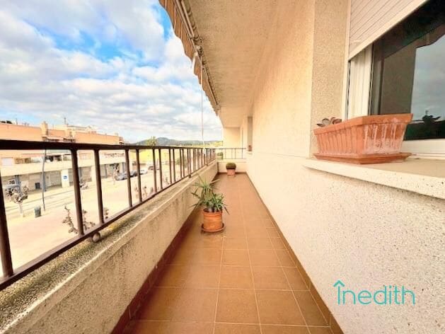 3 makuuhuone Asunto myytävänä paikassa Cubelles mukana 
autotalli - 330 000 € (Ref: 9456443)