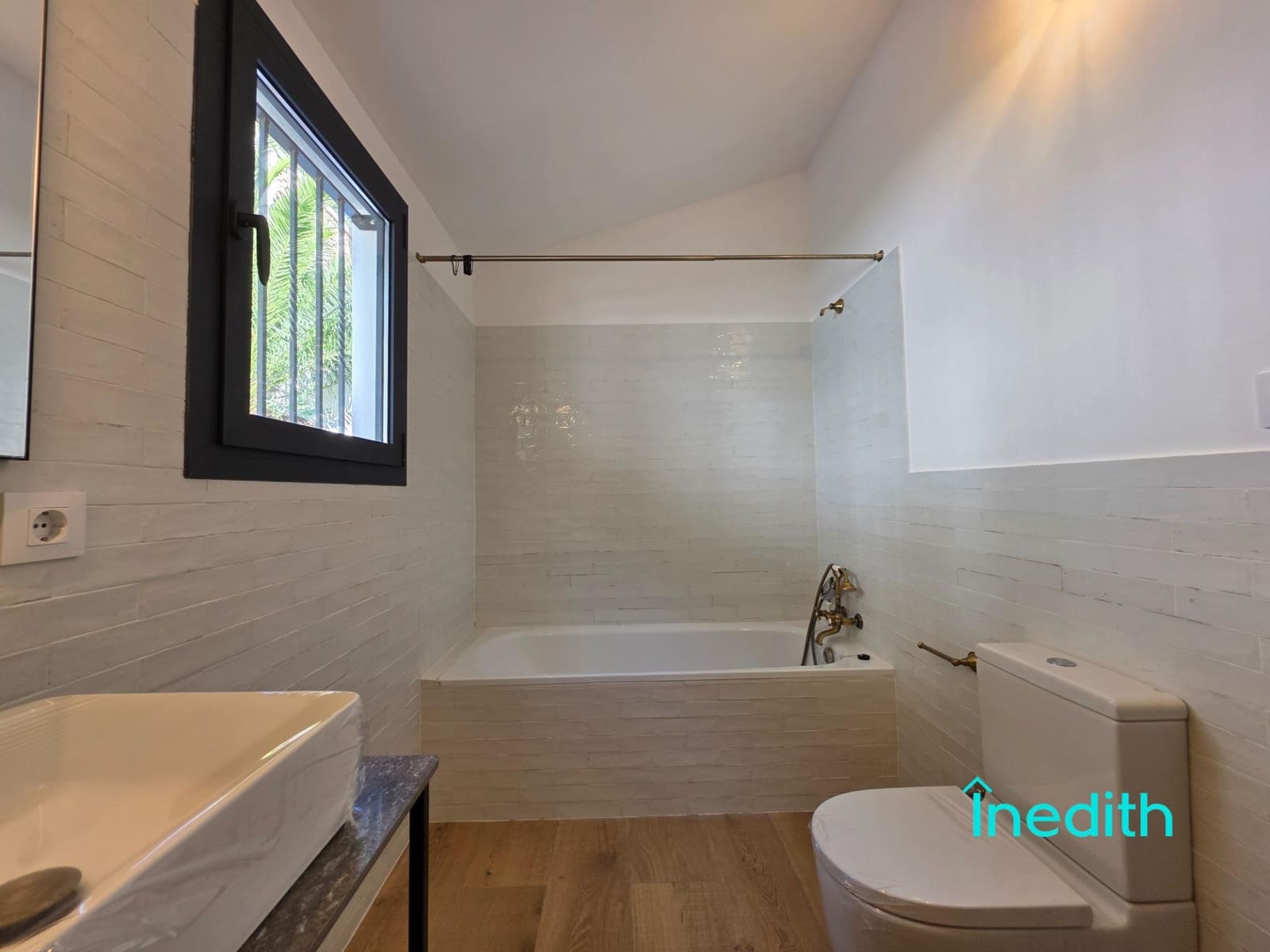 5 bedroom Villa for rent in Castelldefels with pool garage - € 5,400 (Ref: 9494708)