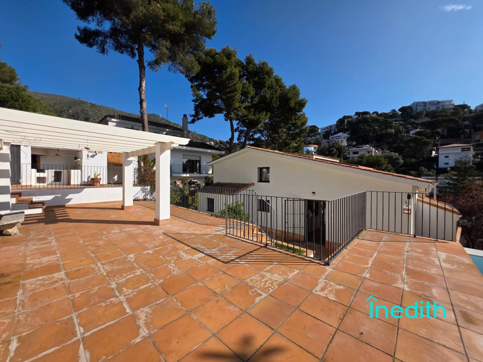 5 bedroom Villa for rent in Castelldefels with pool garage - € 5,400 (Ref: 9494708)