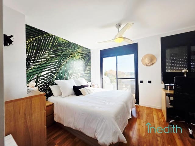 3 quarto Moradia em Banda para venda em Vilanova i la Geltrú com piscina garagem - 399 000 € (Ref: 9509101)