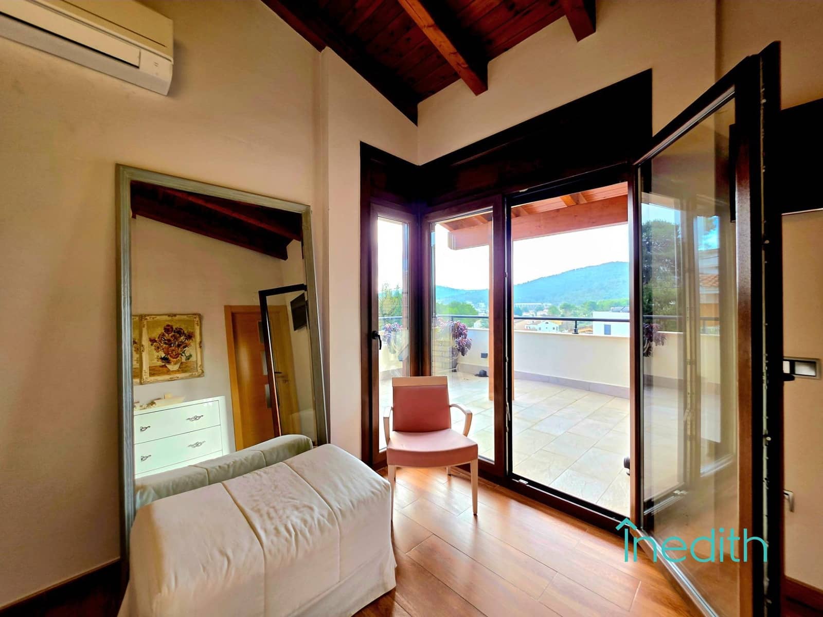 4 Zimmer Villa zu verkaufen in Canyelles mit Pool Garage - 670.000 € (Ref: 9513523)