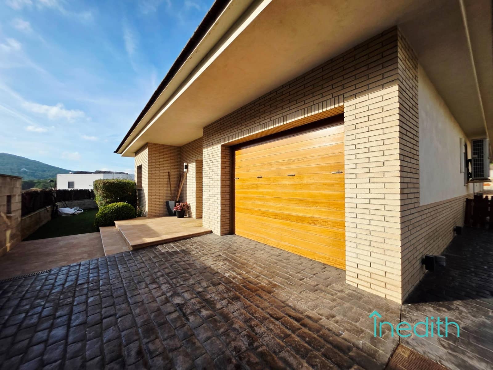 4 Zimmer Villa zu verkaufen in Canyelles mit Pool Garage - 670.000 € (Ref: 9513523)