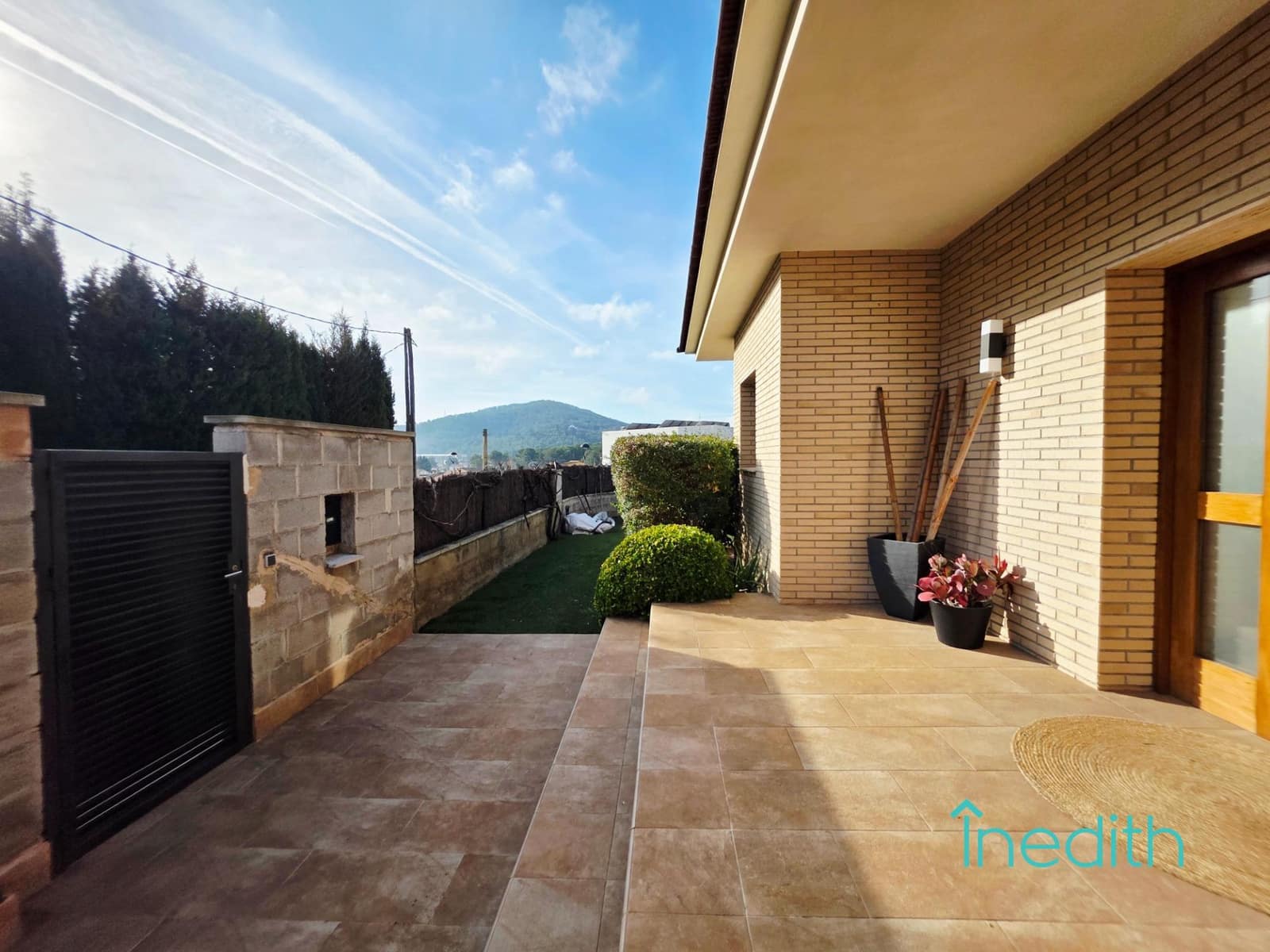 4 Zimmer Villa zu verkaufen in Canyelles mit Pool Garage - 670.000 € (Ref: 9513523)