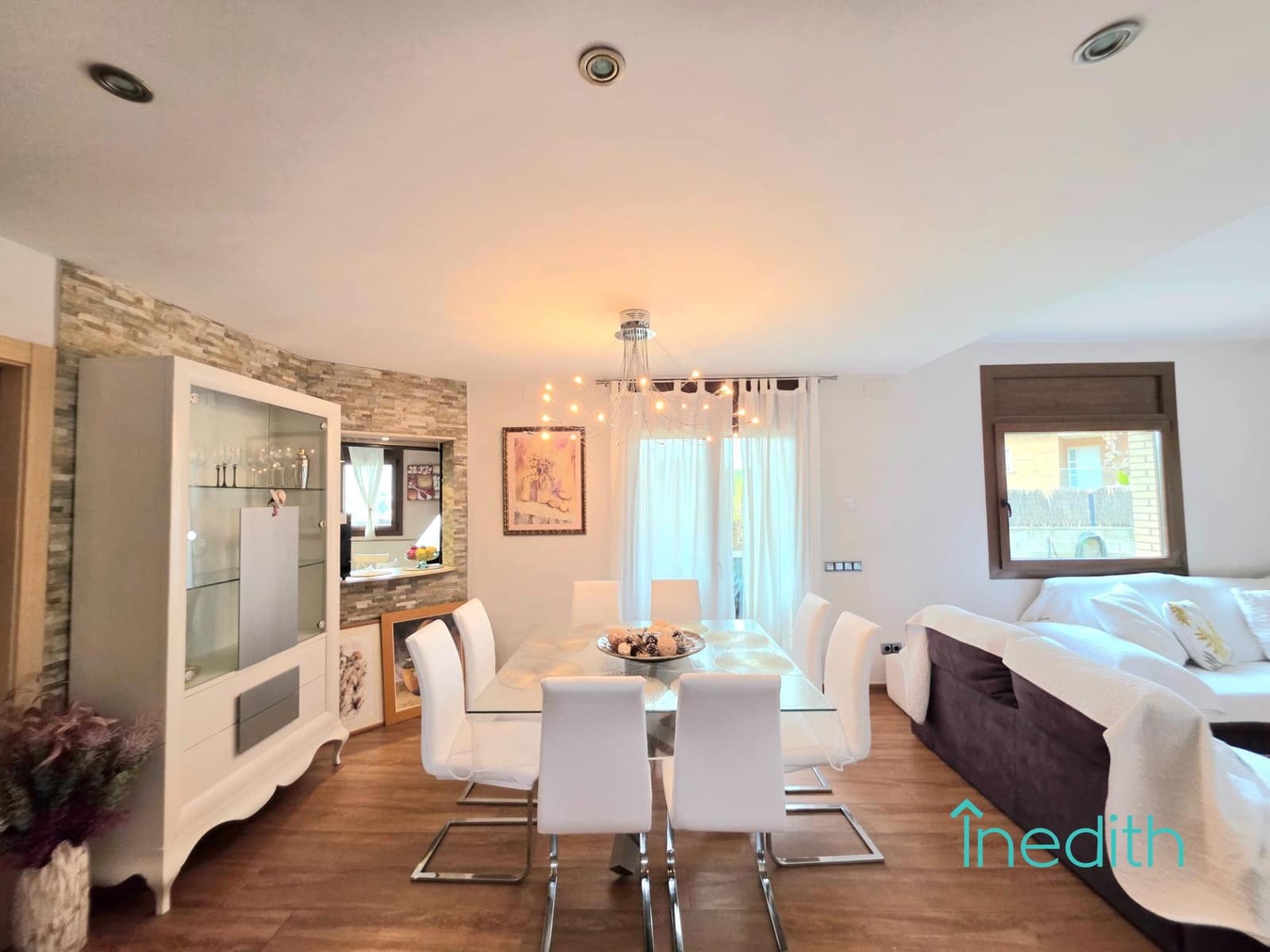 4 Zimmer Villa zu verkaufen in Canyelles mit Pool Garage - 670.000 € (Ref: 9513523)