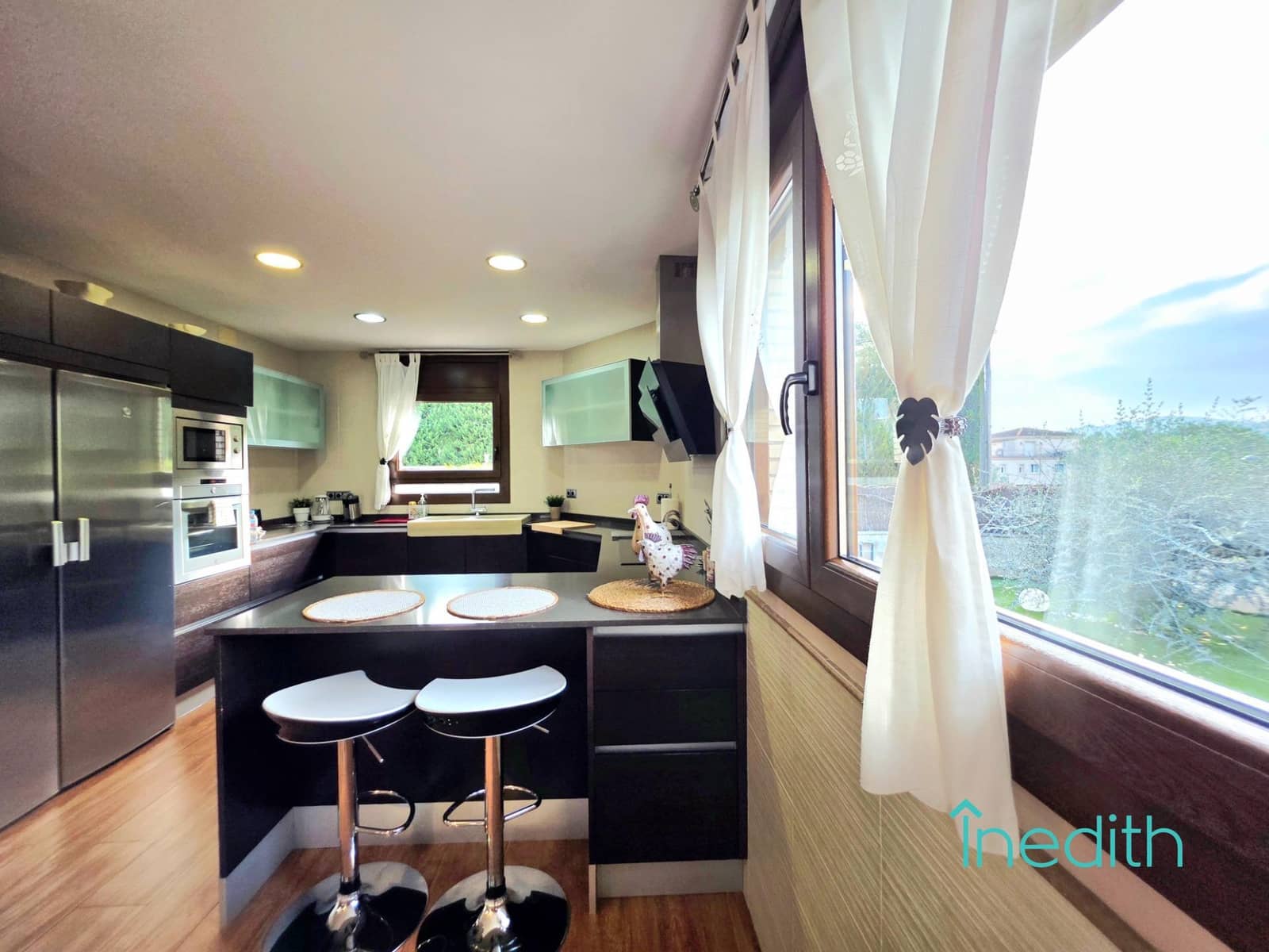 4 Zimmer Villa zu verkaufen in Canyelles mit Pool Garage - 670.000 € (Ref: 9513523)