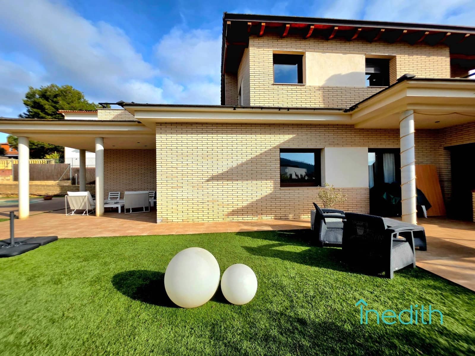 4 Zimmer Villa zu verkaufen in Canyelles mit Pool Garage - 670.000 € (Ref: 9513523)