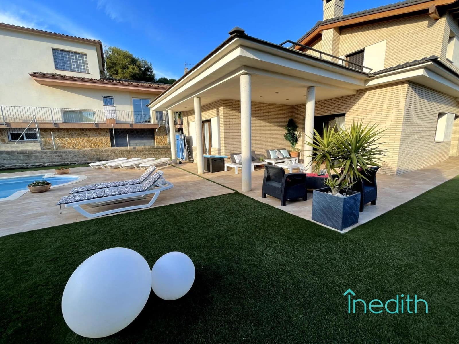 4 Zimmer Villa zu verkaufen in Canyelles mit Pool Garage - 670.000 € (Ref: 9513523)