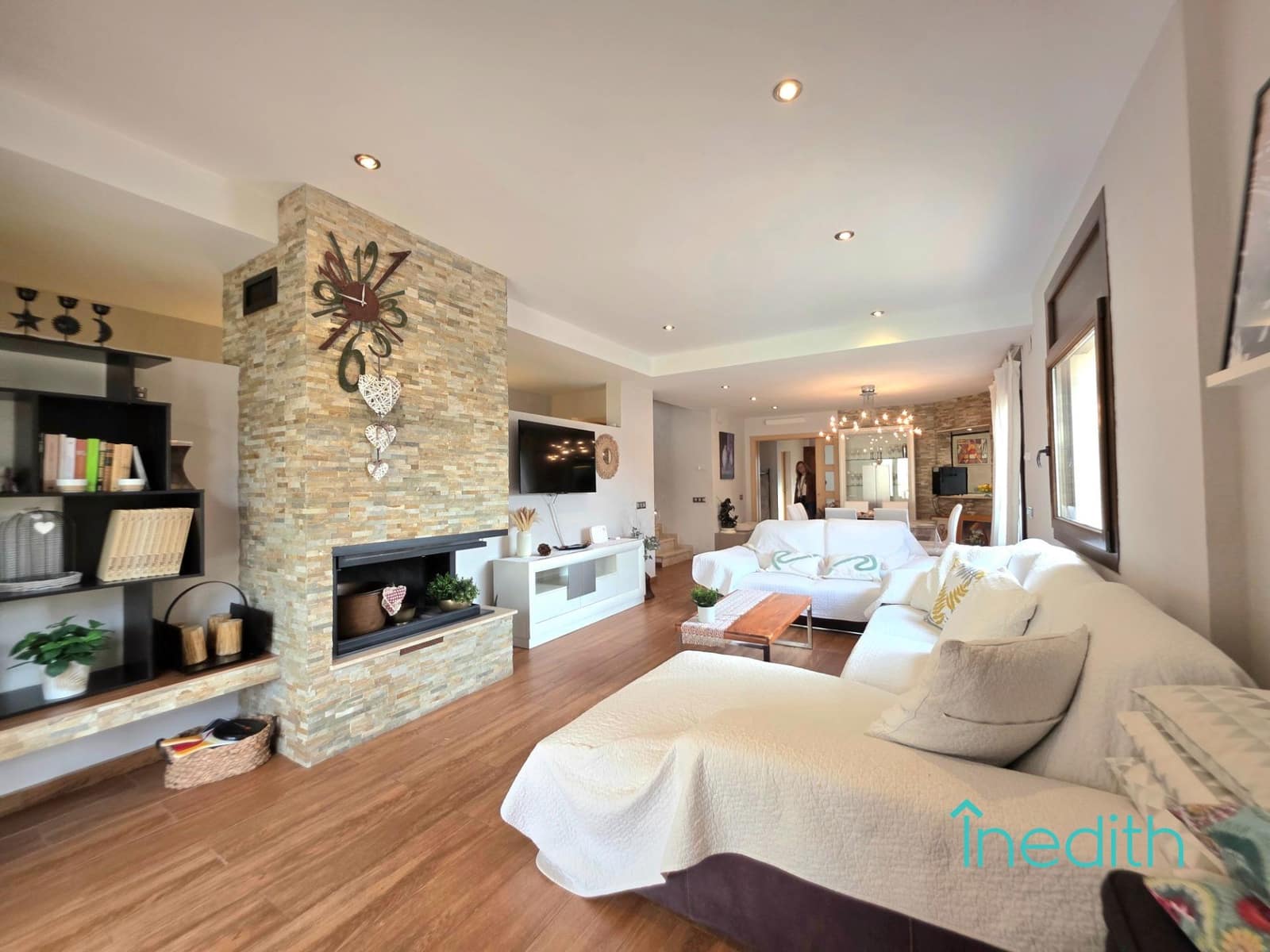 4 Zimmer Villa zu verkaufen in Canyelles mit Pool Garage - 670.000 € (Ref: 9513523)