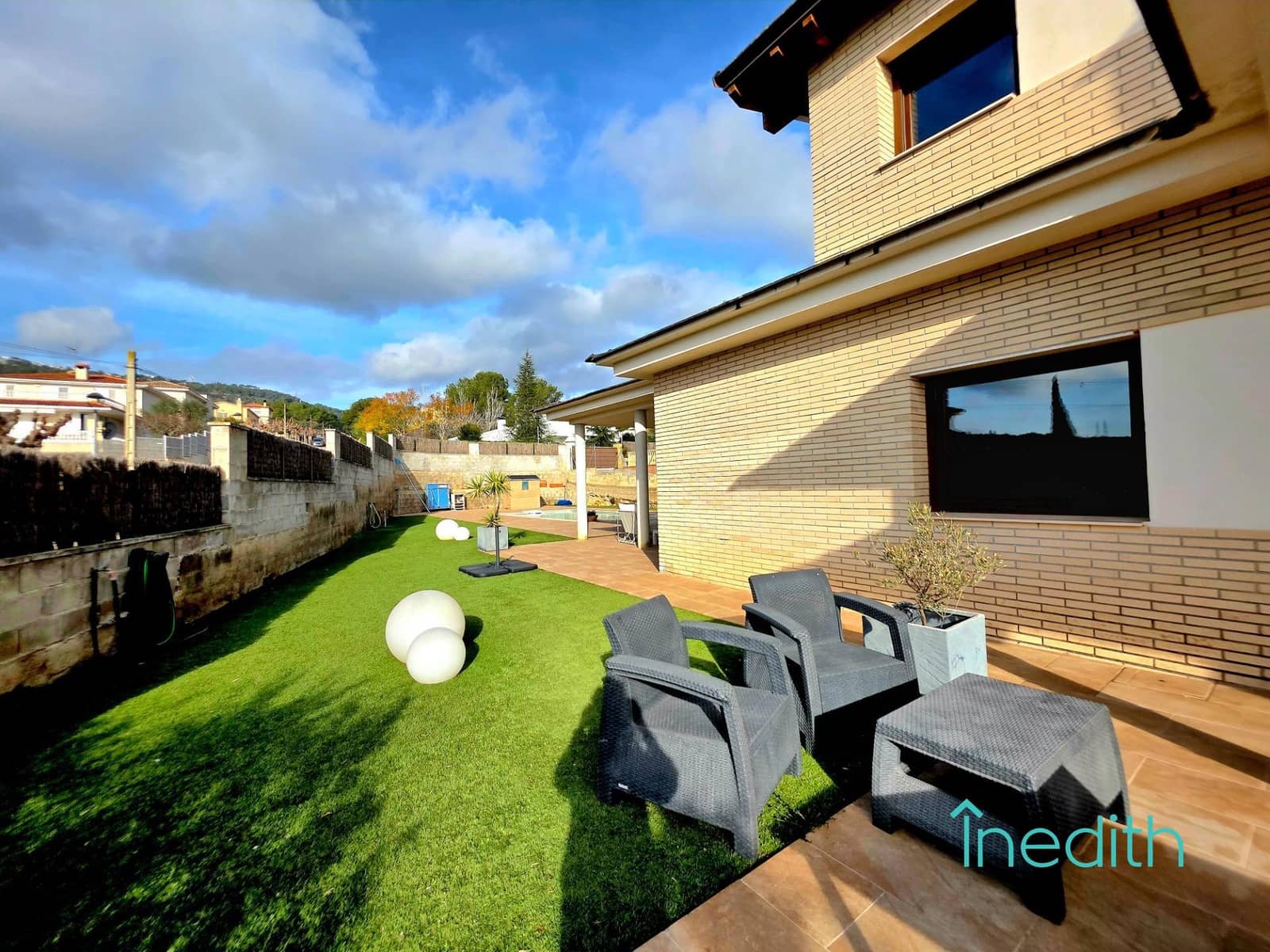 4 Zimmer Villa zu verkaufen in Canyelles mit Pool Garage - 670.000 € (Ref: 9513523)