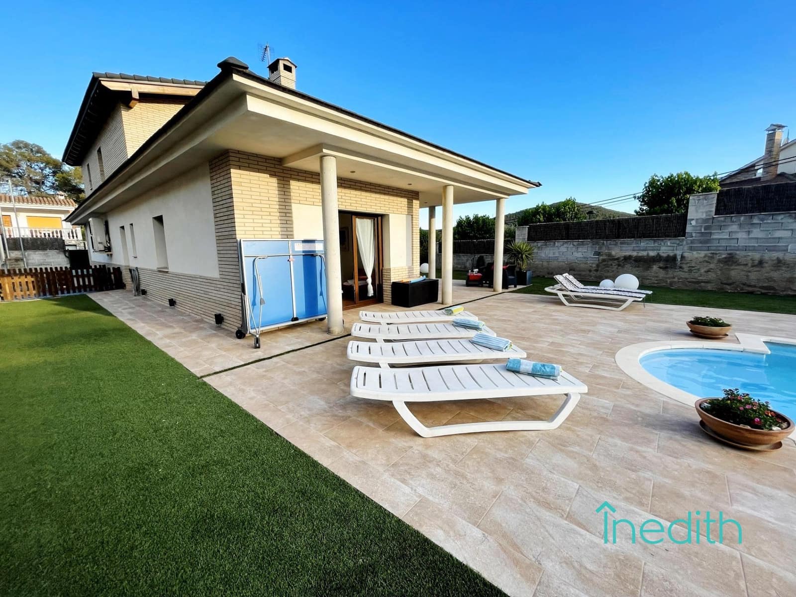 4 Zimmer Villa zu verkaufen in Canyelles mit Pool Garage - 670.000 € (Ref: 9513523)