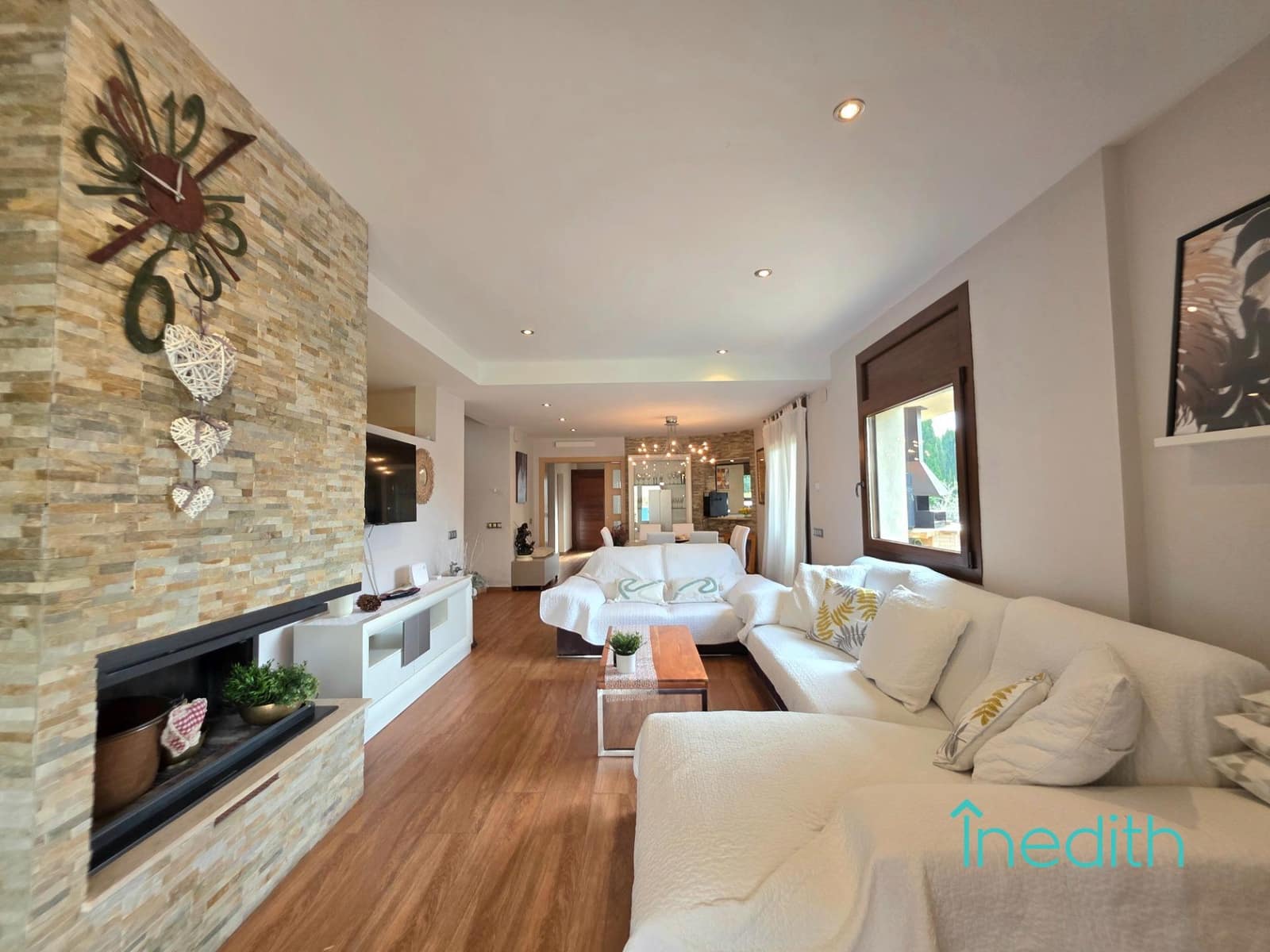 4 Zimmer Villa zu verkaufen in Canyelles mit Pool Garage - 670.000 € (Ref: 9513523)